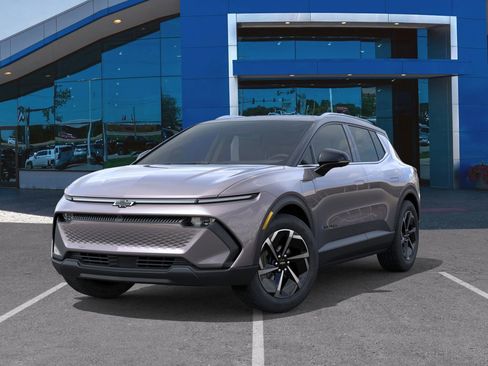 New 2026 Chevrolet Equinox EV LT image 6