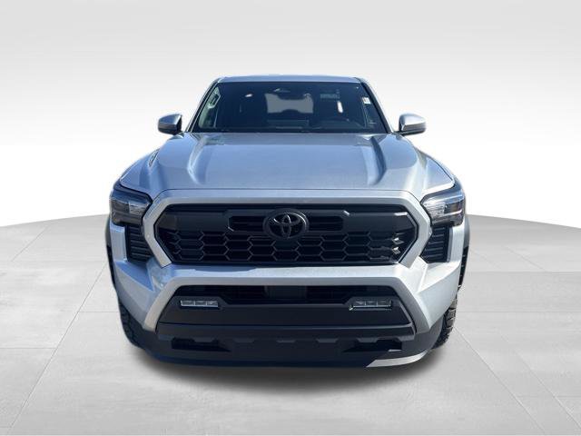 Used 2025 Toyota Tacoma TRD Off-Road AWD/4WD image 8