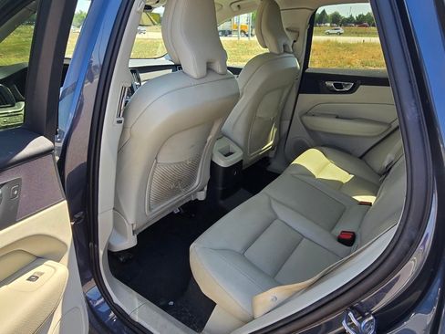 Used 2019 Volvo XC60 T8 Momentum w/ Advanced Package AWD/4WD image 15