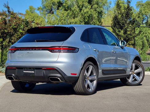 Used 2025 Porsche Macan image 7