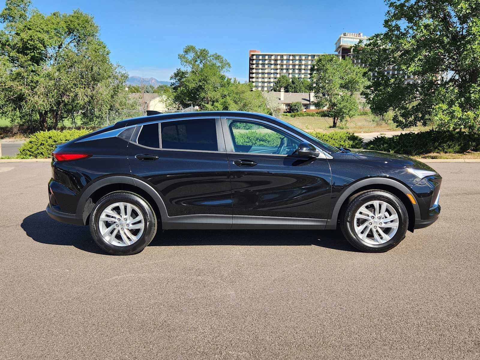 New 2026 Buick Envista Preferred w/ Convenience I Package FWD image 2