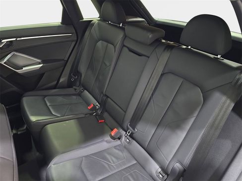 Used 2019 Audi Q3 2.0T Premium Plus image 15