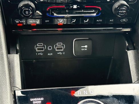 Used 2024 Jeep Grand Cherokee Limited image 17