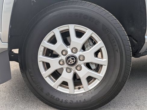 Used 2024 Toyota Tacoma SR5 w/ SR5 Upgrade Package RWD image 6