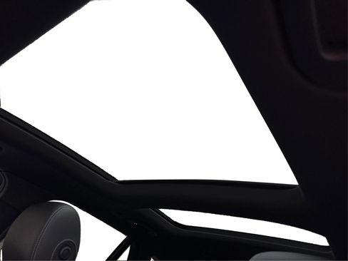 Used 2018 Mercedes-Benz GLC 350e 4MATIC image 24