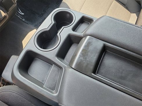 Used 2022 GMC Sierra 2500 SLE w/ SLE Convenience Package image 11