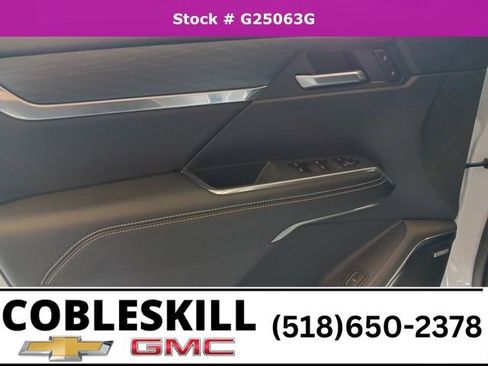 New 2025 GMC Acadia Elevation w/ Elevation Premium Package image 12