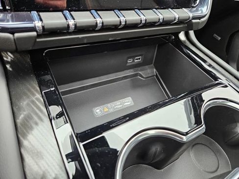 New 2026 GMC Yukon AT4 AWD/4WD image 31