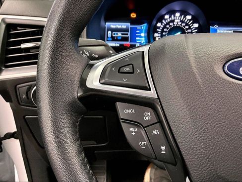 Used 2024 Ford Edge SEL image 17