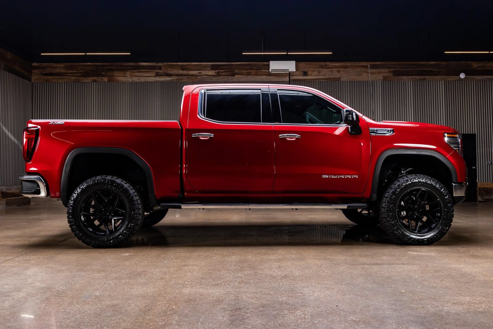 Used 2022 GMC Sierra 1500 SLT w/ SLT Premium Plus Package AWD/4WD image 11