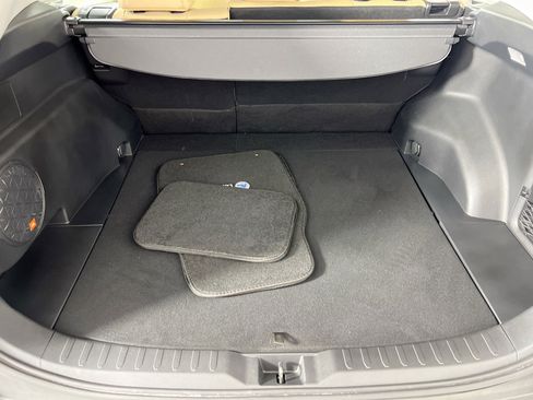 Used 2019 Toyota RAV4 Limited image 26