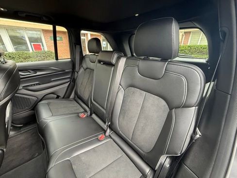 New 2025 Jeep Grand Cherokee Altitude AWD/4WD image 22