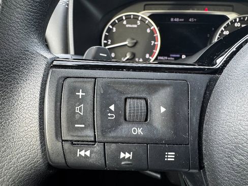 Used 2023 Nissan Rogue SV image 26