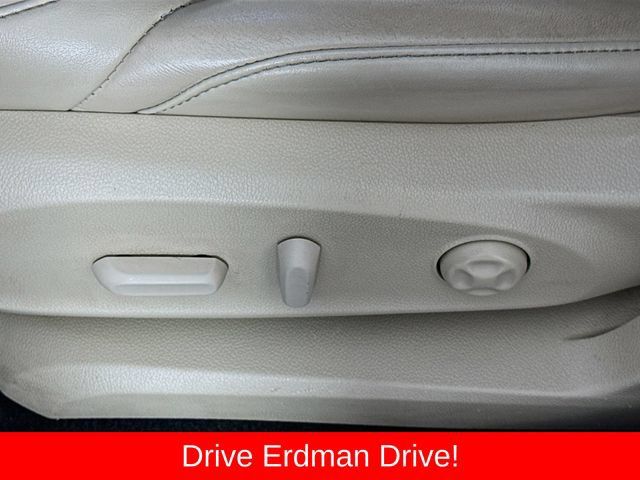 Used 2020 Buick Envision Essence FWD image 12