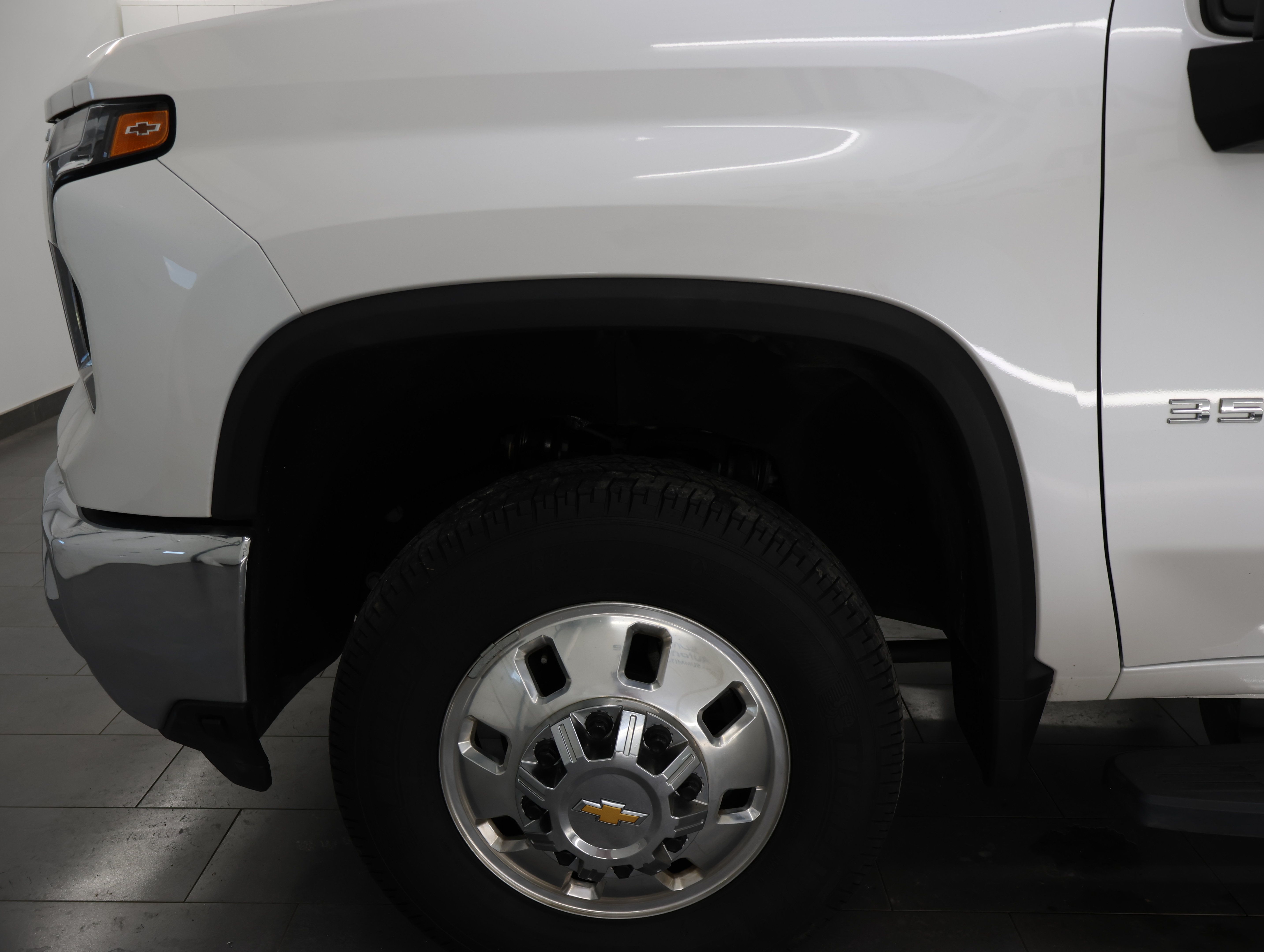 Used 2024 Chevrolet Silverado 3500 LTZ w/ LTZ Convenience Package AWD/4WD image 36