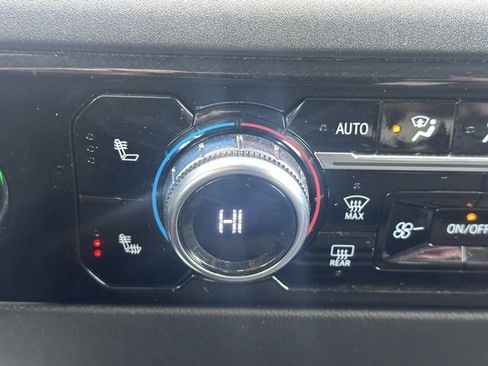 Used 2022 GMC Sierra 1500 Elevation image 24