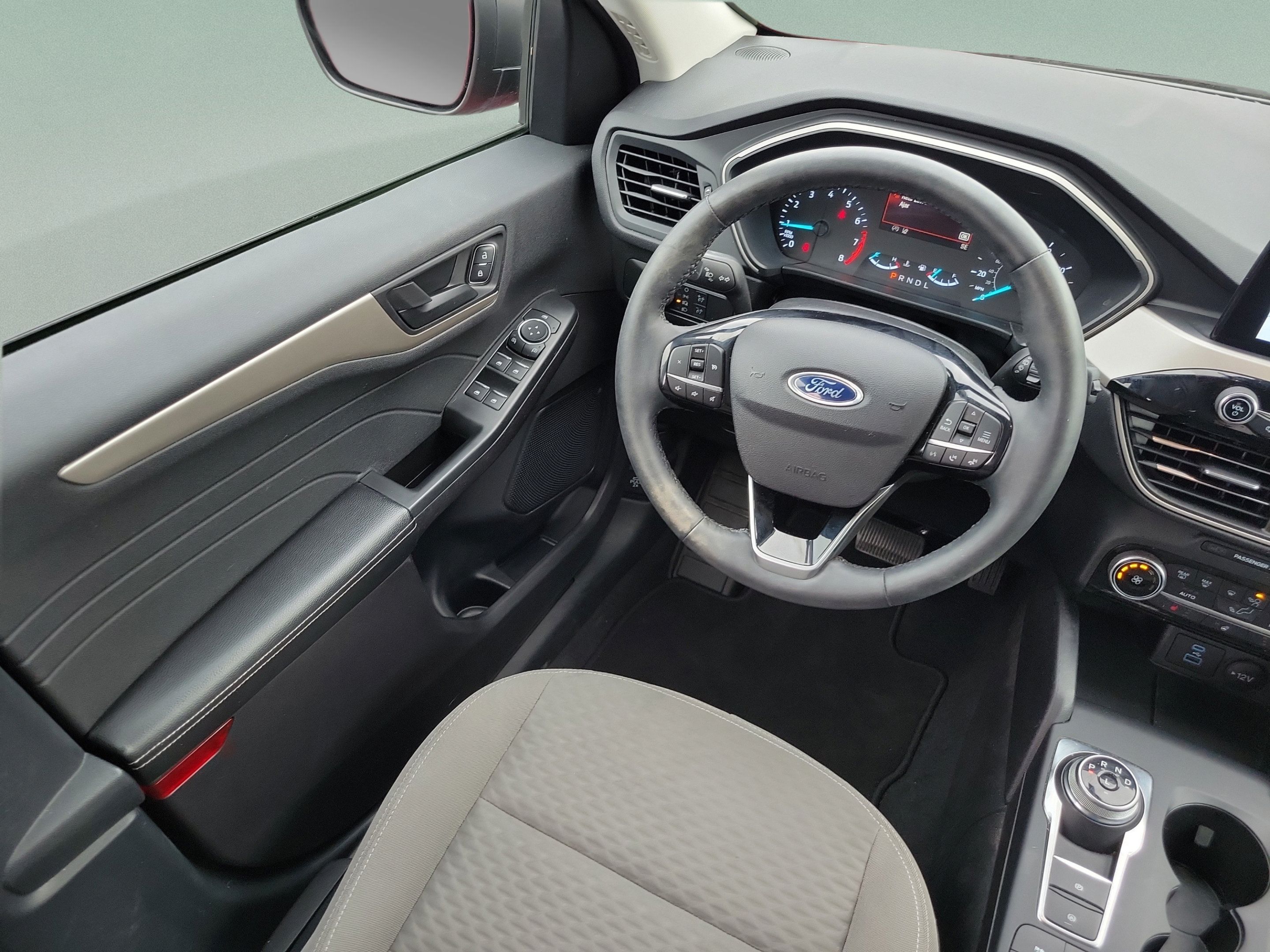 Used 2022 Ford Escape SE w/ Cold Weather Package AWD/4WD image 12
