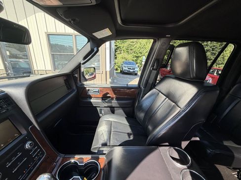 Used 2016 Lincoln Navigator L Select AWD/4WD image 18