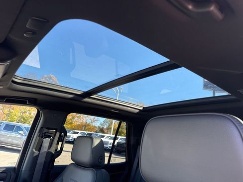 Used 2024 GMC Yukon Denali image 12