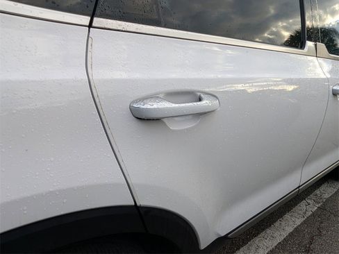 Used 2024 Kia Telluride S image 16