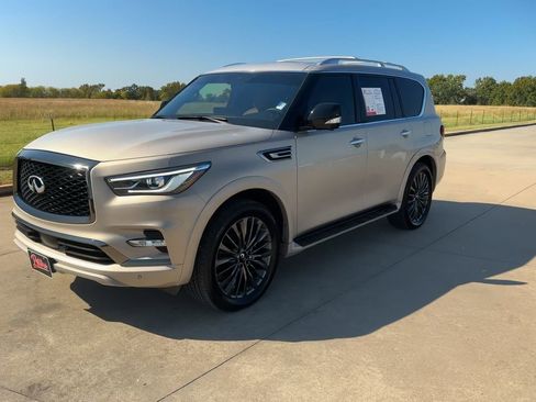 Used 2024 INFINITI QX80 Sensory image 7