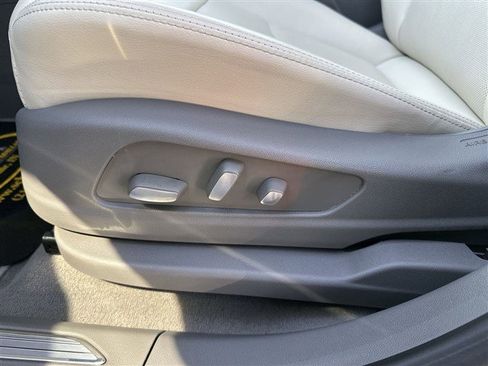 Certified 2023 Cadillac XT5 Premium Luxury image 8