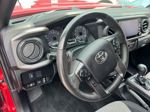 Used 2021 Toyota Tacoma TRD Sport w/ Technology Package AWD/4WD image 11