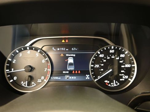 Used 2024 Nissan Titan SV w/ SV Convenience Package image 14