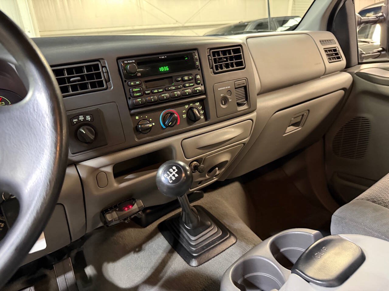 Used 2002 Ford F250 XLT AWD/4WD image 2