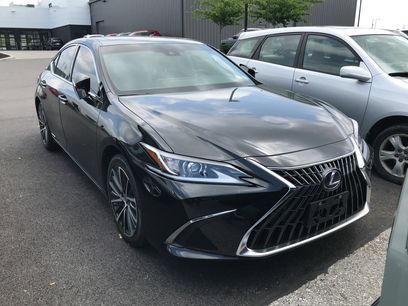 Used 2022 Lexus ES 300h w/ Premium Package