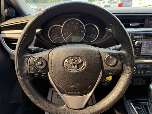 Used 2016 Toyota Corolla LE FWD image 26