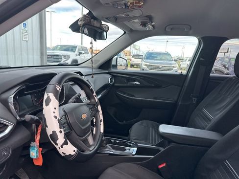 Used 2023 Chevrolet TrailBlazer LT AWD/4WD image 27