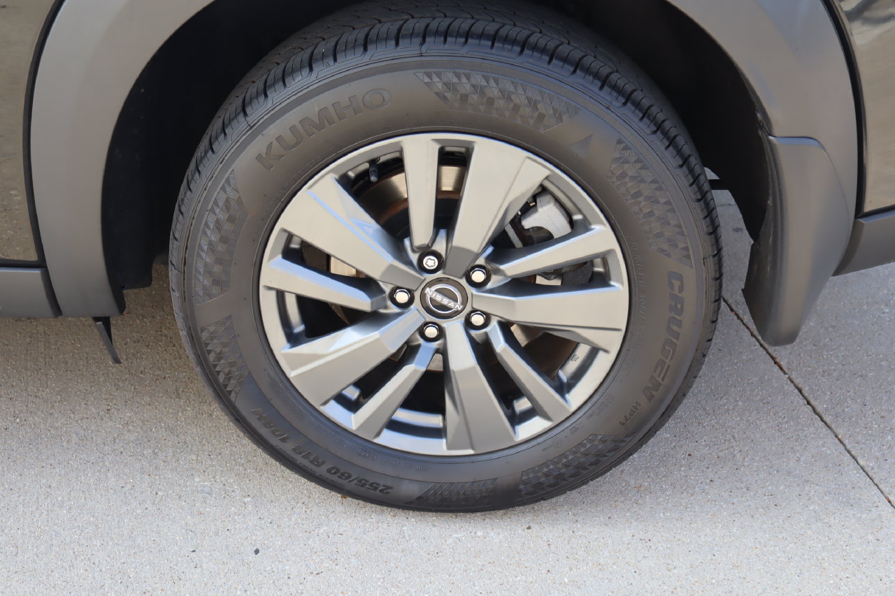 Used 2022 Nissan Pathfinder S FWD image 29
