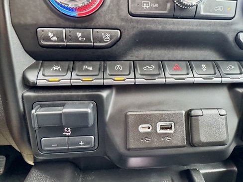 Used 2020 GMC Sierra 1500 AT4 w/ AT4 Premium Package image 39