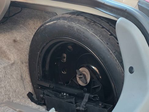 Used 2003 Lincoln Town Car Cartier image 76