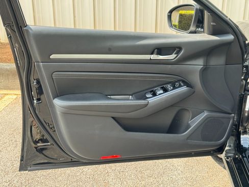 Used 2021 Nissan Altima 2.5 SL FWD image 37