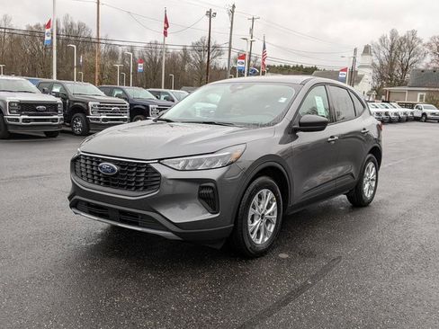 Used 2025 Ford Escape Active w/ Cold Weather Package image 16