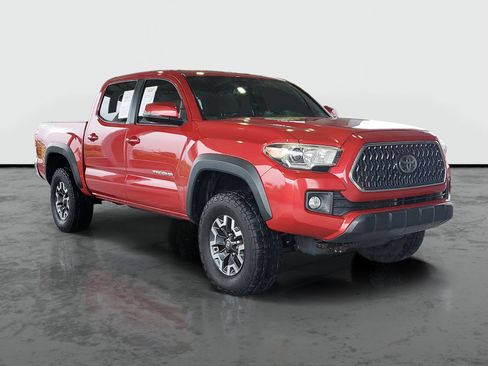 Used 2018 Toyota Tacoma TRD Off-Road AWD/4WD image 2