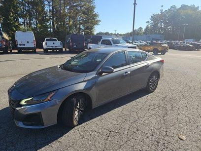 Used 2023 Nissan Altima 2.5 SV