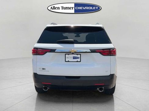 Used 2023 Chevrolet Traverse LT w/ LPO, Cargo Package FWD image 5