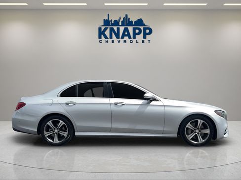 Used 2017 Mercedes-Benz E 300 4MATIC image 6