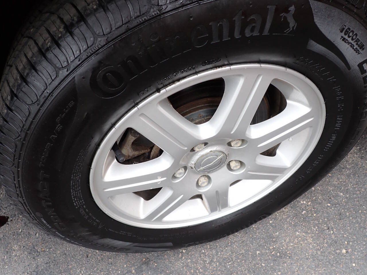 Used 2013 Chrysler Town & Country Touring FWD image 7