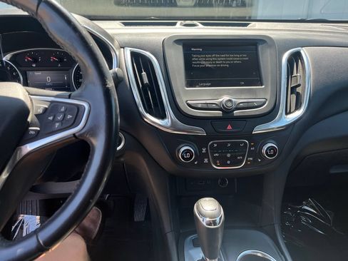 Used 2019 Chevrolet Equinox LT AWD/4WD image 36