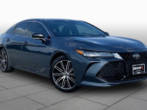 Used 2019 Toyota Avalon Touring w/ Advanced Safety Package FWD image 3