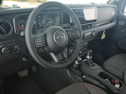 New 2026 Jeep Gladiator Rubicon w/ Technology Group image 12