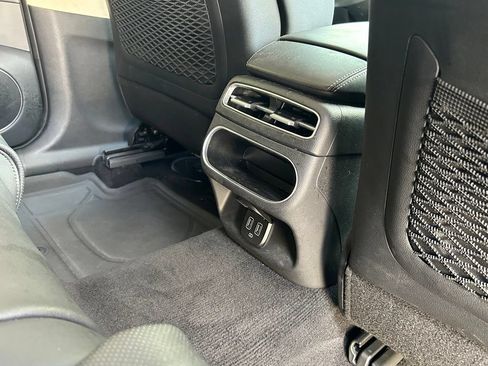 Used 2022 Genesis GV70 2.5T AWD/4WD image 33