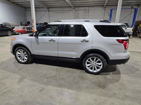 Used 2014 Ford Explorer Limited w/ Equipment Group 301A image 9