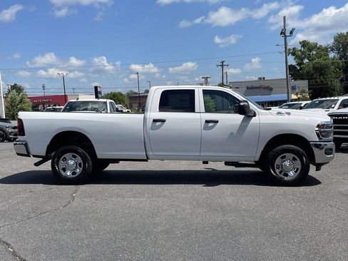 New 2026 RAM 2500 Tradesman w/ Chrome Appearance Group AWD/4WD image 9