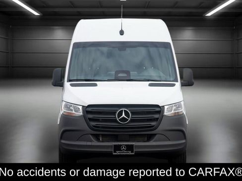 Used 2025 Mercedes-Benz Sprinter 2500 image 2