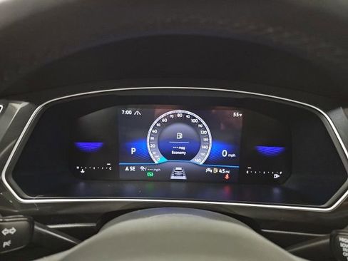 Used 2024 Volkswagen Tiguan SE R-Line image 21